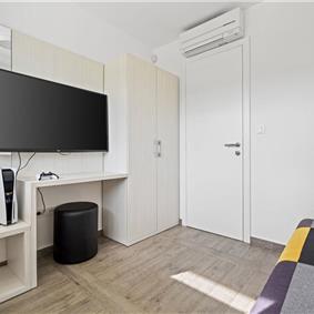 5 bedroom beachfront villa with heated pool near Omis, sleeps 9